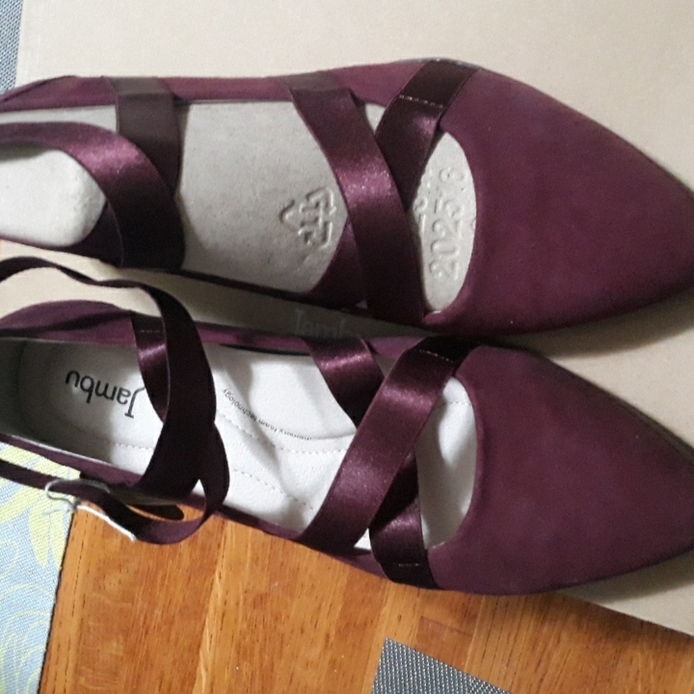 Burgundy Ballet Style  Suede Flats Sz 8.5 - Picture 2 of 16